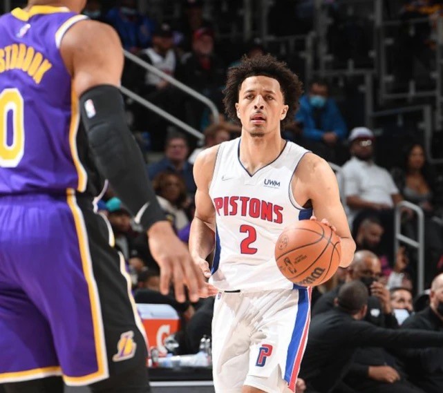 现出浓厚兴 现出浓厚兴