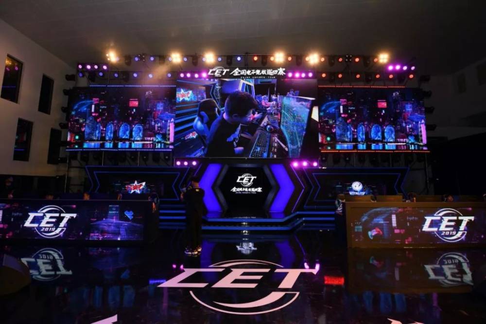 法如出一辙 法如出一辙