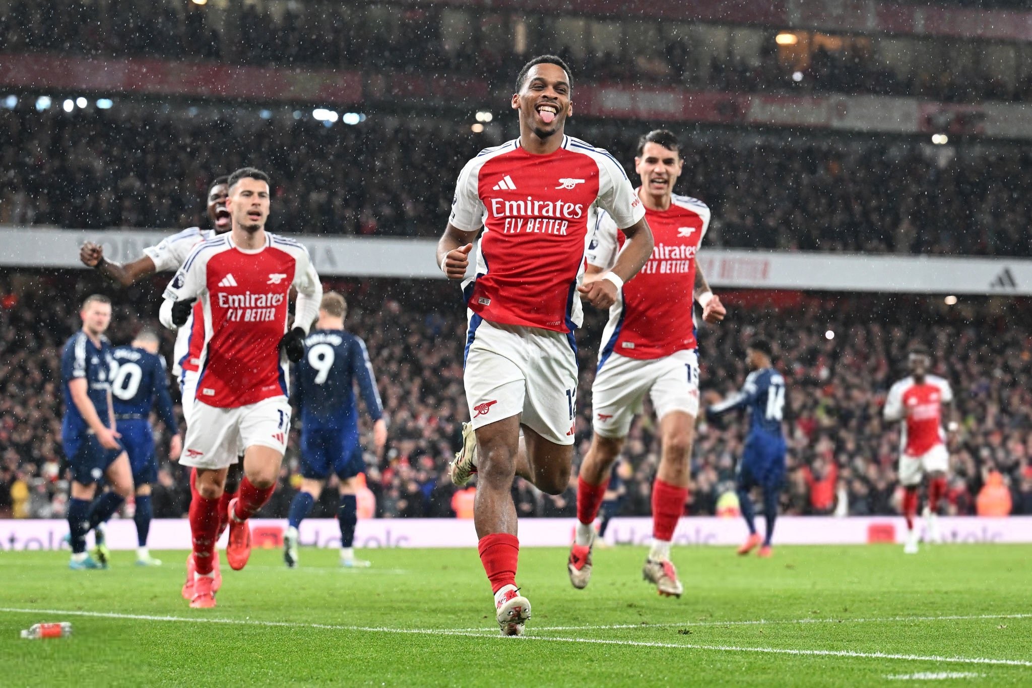 内线锁死 内线锁死