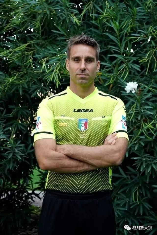 他更强调 他更强调